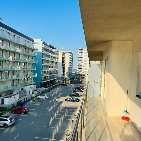 Sea Breeze By De Silva