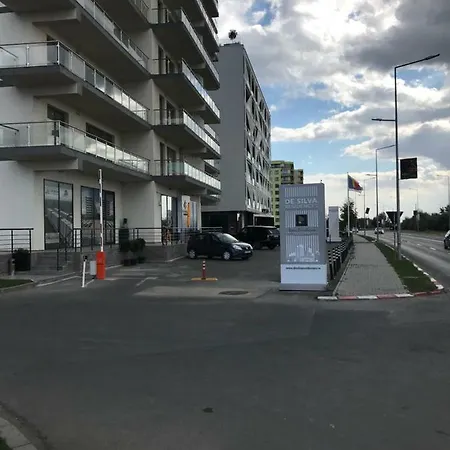 Sea Breeze By De Silva Mamaja