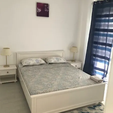 Sea Breeze By De Silva *