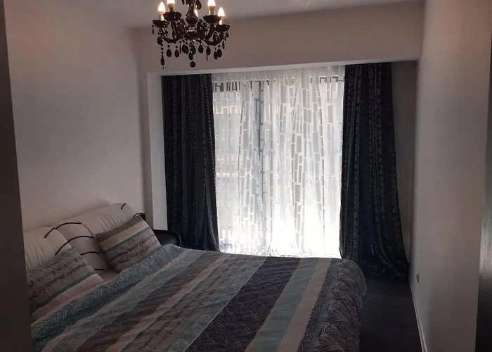 Sea Breeze By De Silva * מאמאיה