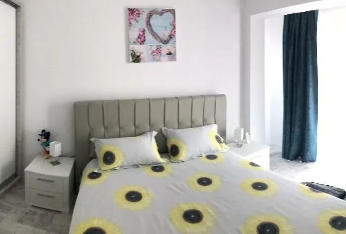 Sea Breeze By De Silva מאמאיה