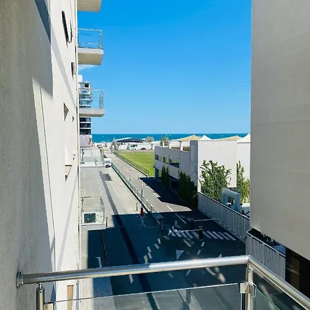 Sea Breeze Nord De Silva Apartment *