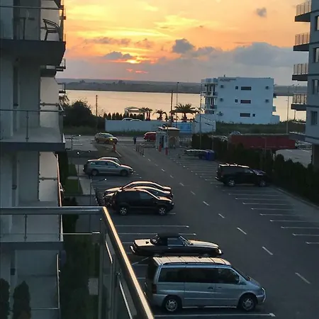 Sea Breeze By De Silva *