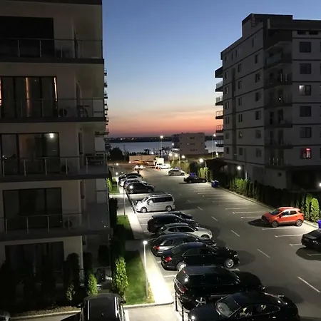 Sea Breeze By De Silva Apartment Mamaia