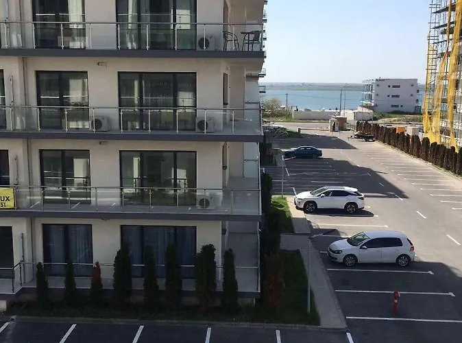 Sea Breeze By De Silva * Mamaia