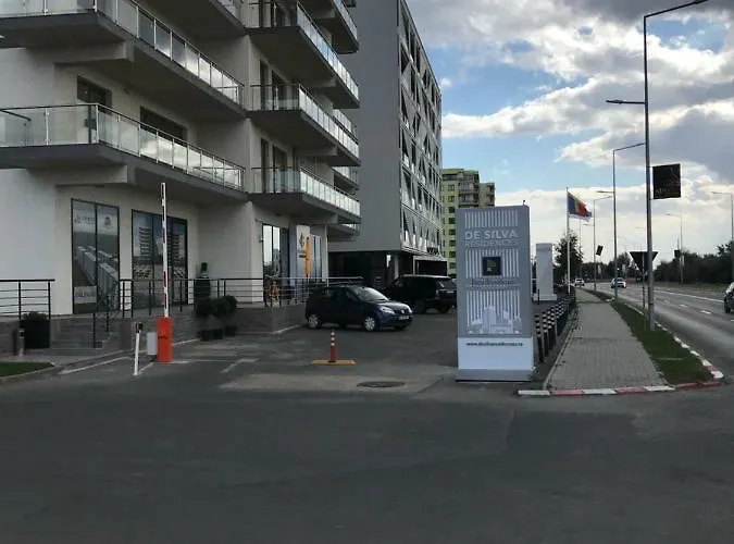 Sea Breeze By De Silva Mamaia