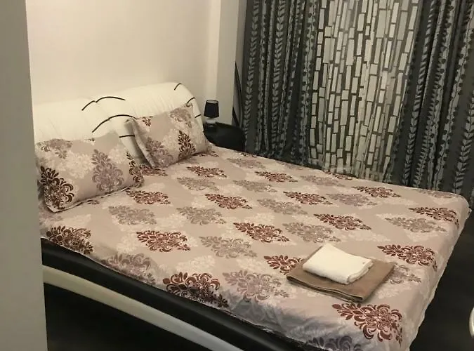 Sea Breeze By De Silva *