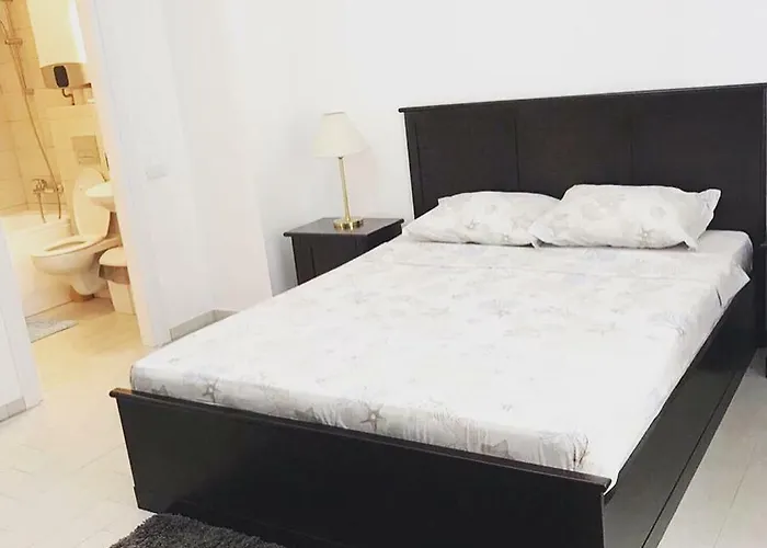 Sea Breeze By De Silva * Mamaia